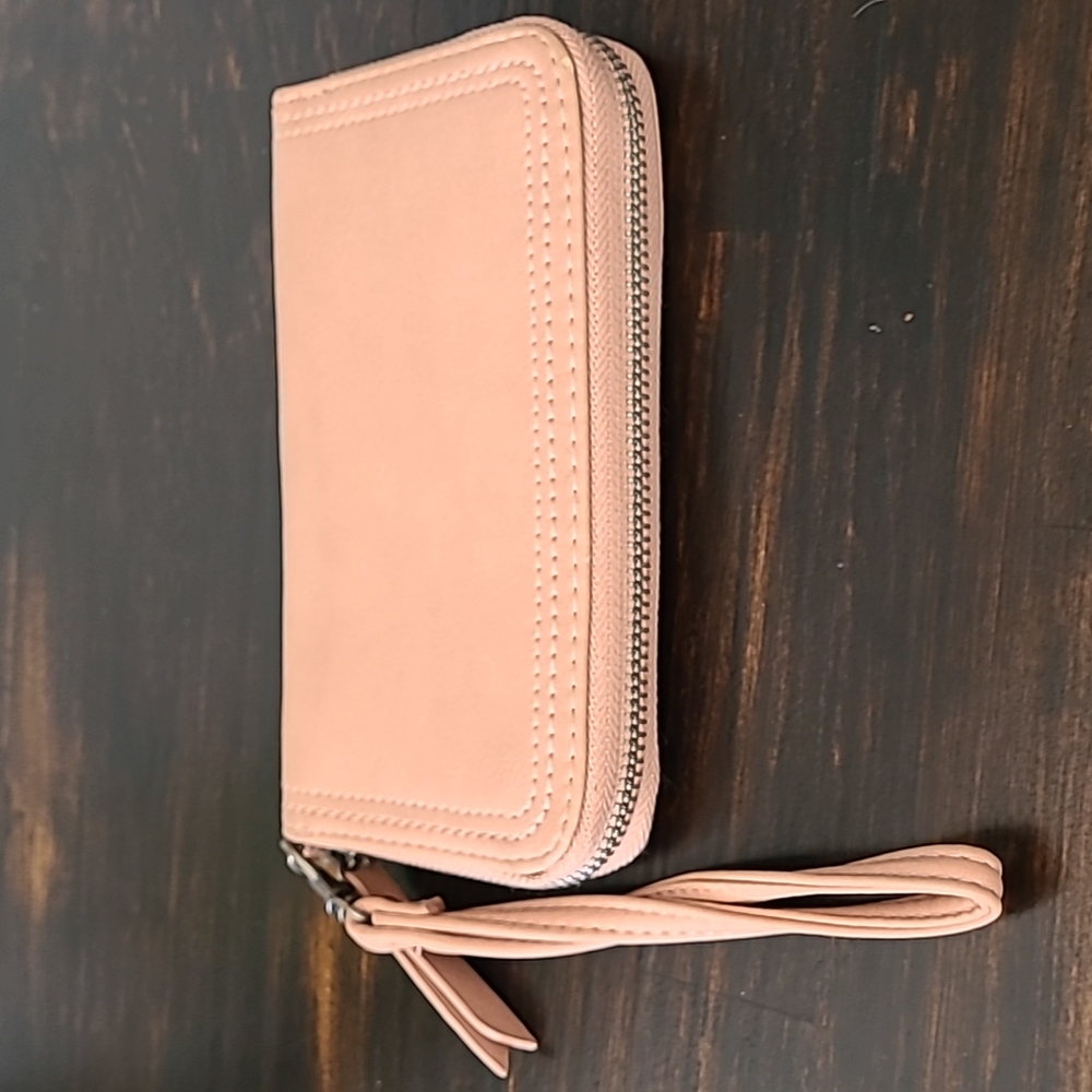 Wallet wristlet